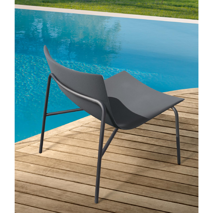 Molded Outdoor Lounge Chair | Talenti Malè | Italianfurniture.com
