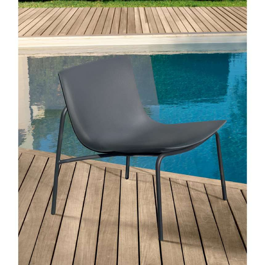 Molded Outdoor Lounge Chair | Talenti Malè | Italianfurniture.com
