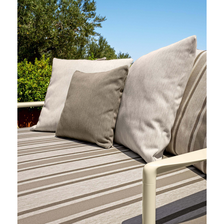 Striped Outdoor Sofa | Talenti Nalu | Italianfurniture.com
