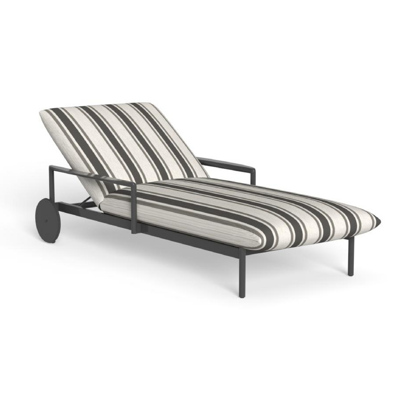 Striped Sun Lounger | Talenti Nalu | Italianfurniture.com