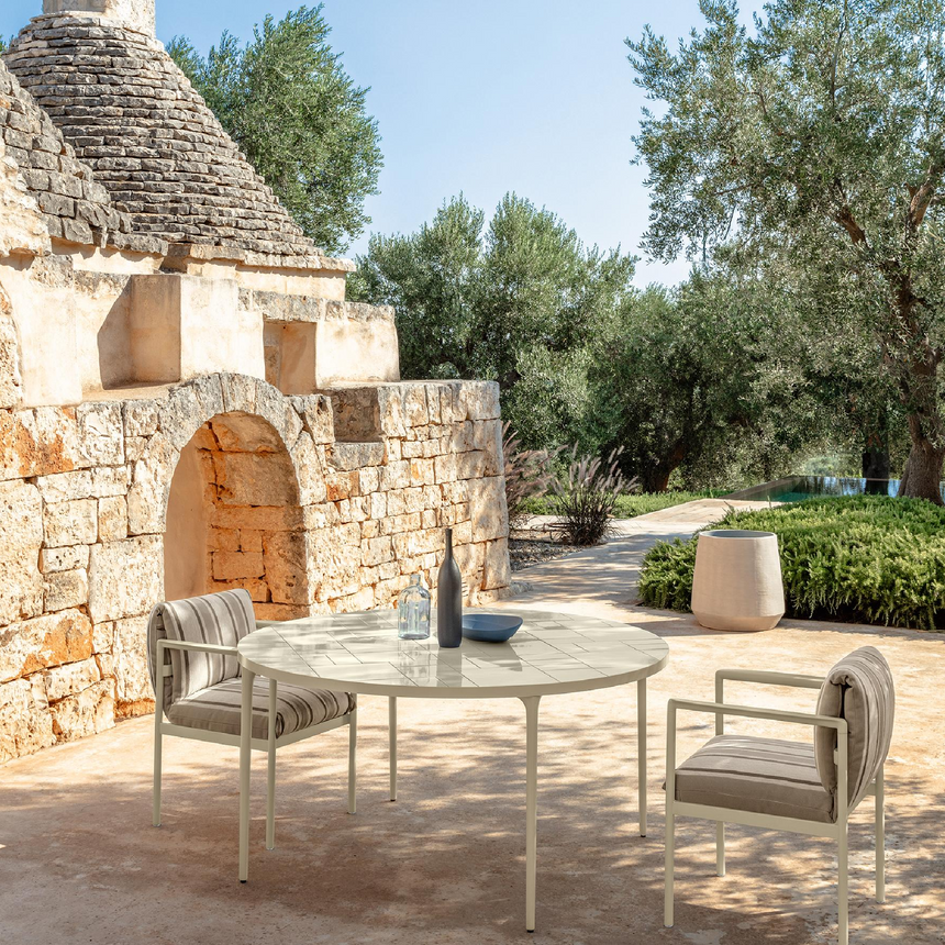 Stoneware Round Outdoor Dining Table | Talenti Nalu | Italianfurniture.com