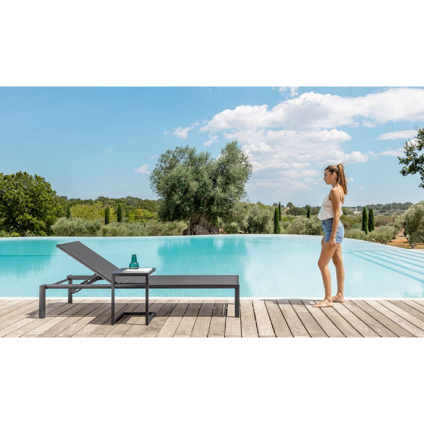 Modern Minimalist Sun Lounger | Talenti Nunù | Italianfurniture.com