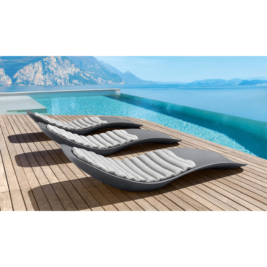 Molded Curve Sun Lounger | Talenti Reef | Italianfurniture.com
