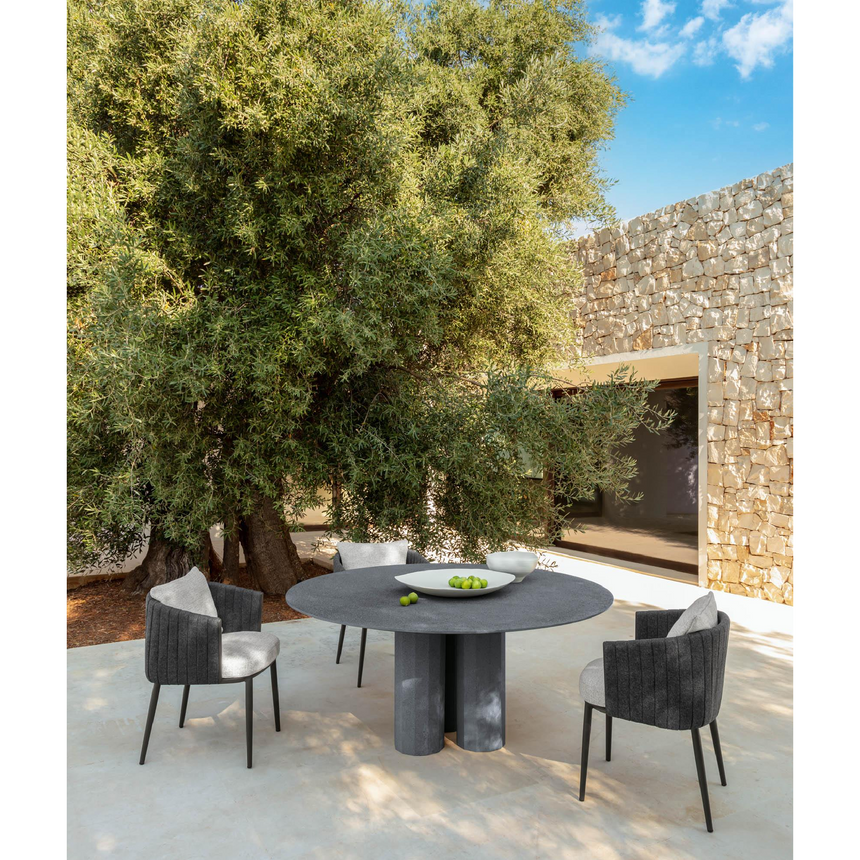 Round Concrete Outdoor Dining Table | Talenti Salinas | Italianfurniture.com