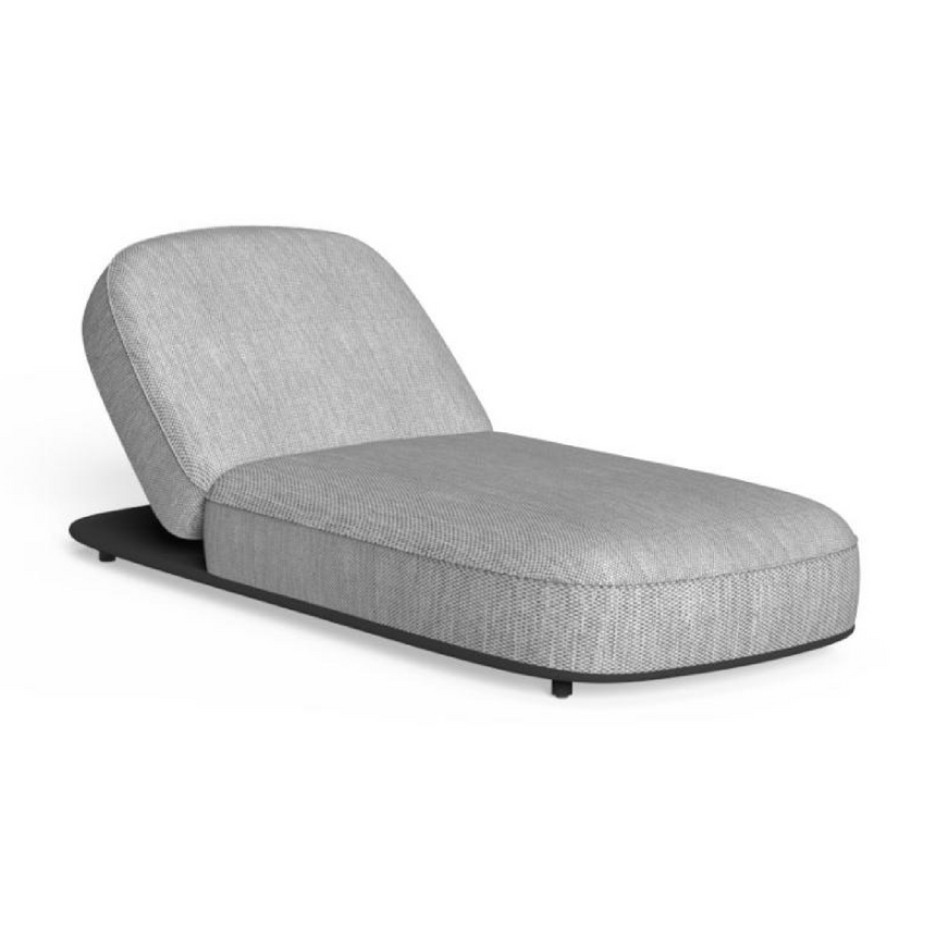 Cushioned Sun Lounger | Talenti Swipe | Italianfurniture.com