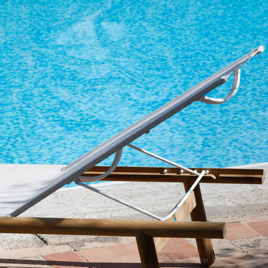 Teak Curved Sunlounger | Unopiu Pevero | Italianfurniture.com