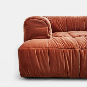 Short Armrest Fabric Sofa | Arflex Strips