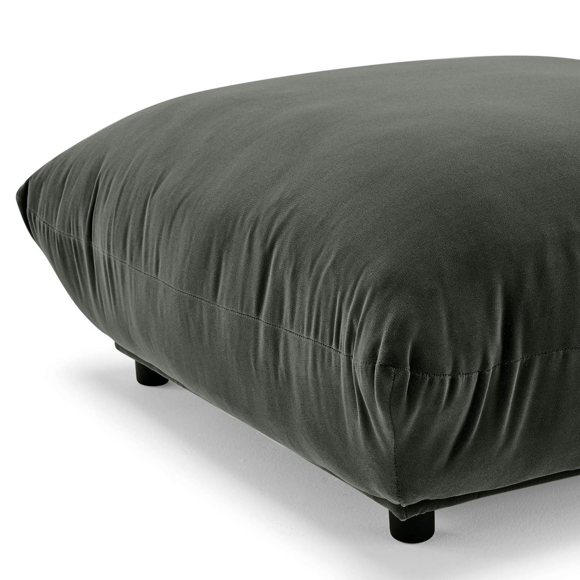 Pillow-Style Square Ottoman | Arflex Marenco | Italianfurniture.com