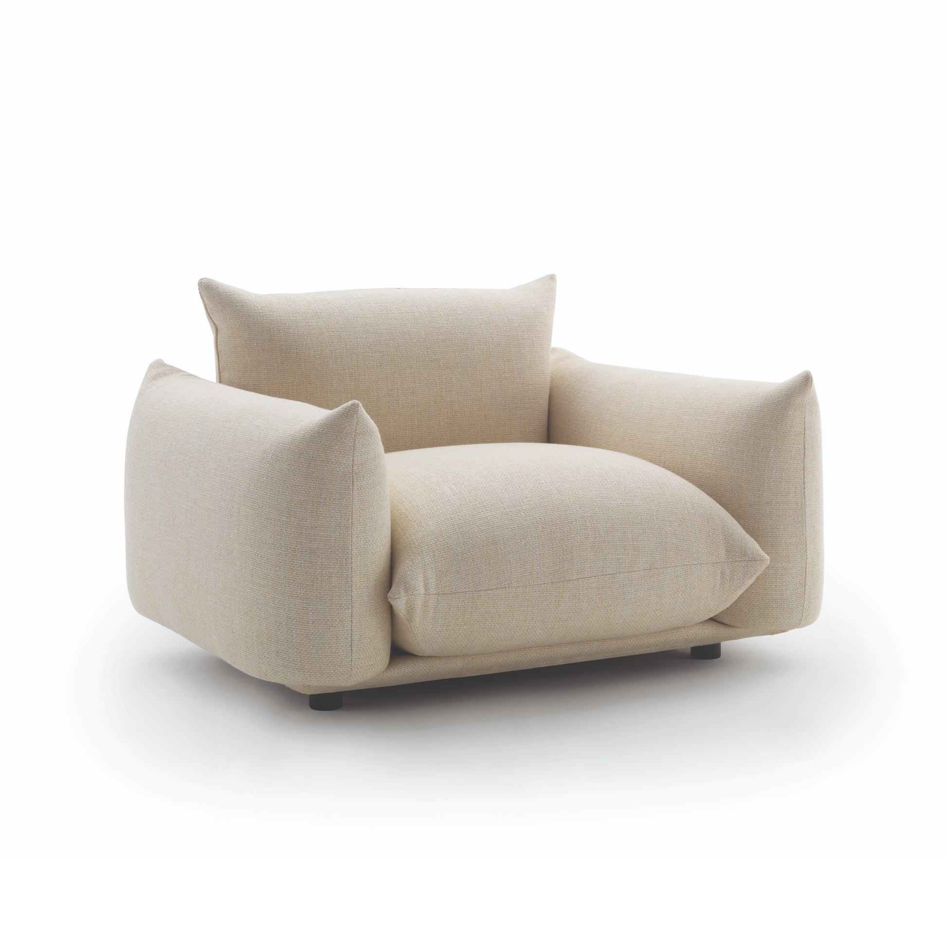 Plush Pillow-Style Lounge Chair | Arflex Marenco | Italianfurniture.com 