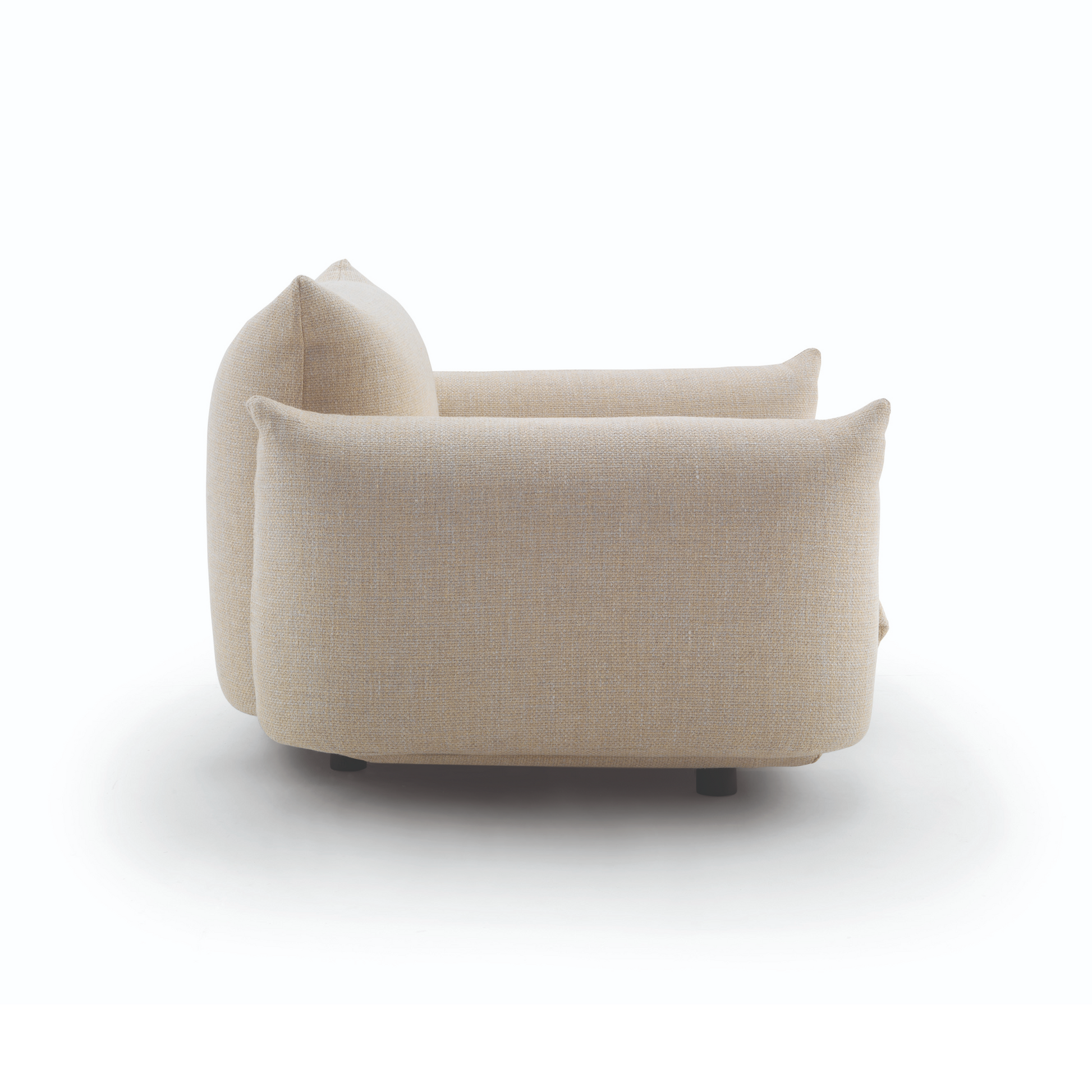 Plush Pillow-Style Lounge Chair | Arflex Marenco | Italianfurniture.com 