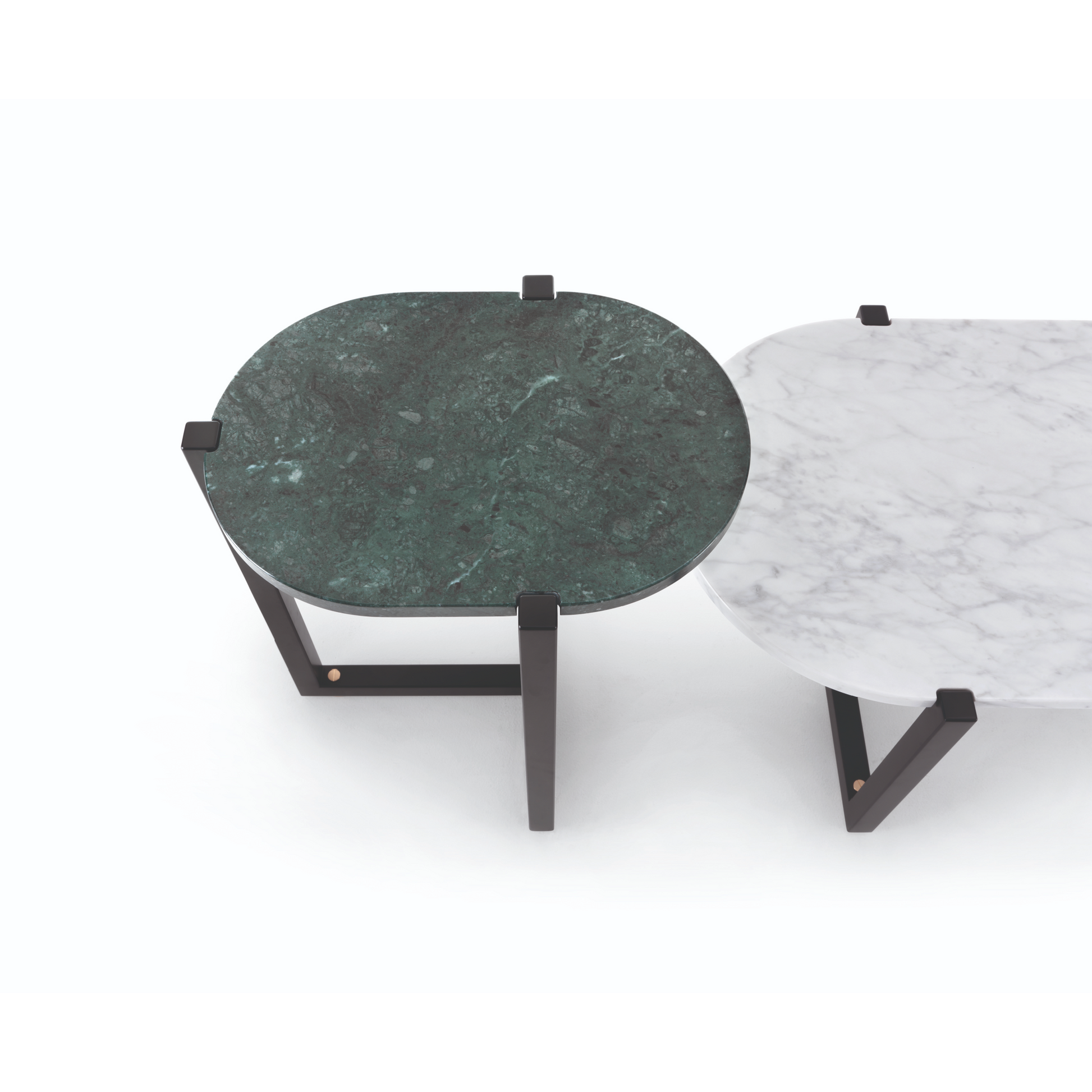 Oval Stone Side Table | Arflex Sigmund | Italianfurniture.com