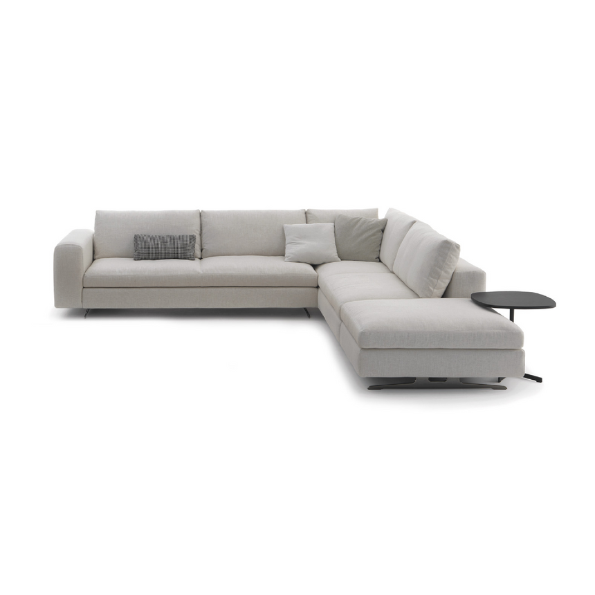 Pillow-Accented Modular Sofa | Arflex Lee | italianfurniture.com