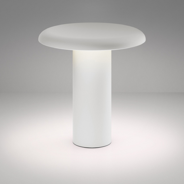 Flat-Top Portable Table Lamp | Artemide Takku | Italianfurniture.com