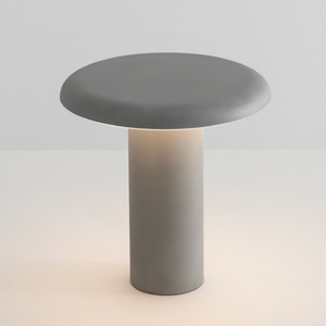 Flat-Top Portable Table Lamp | Artemide Takku | Italianfurniture.com