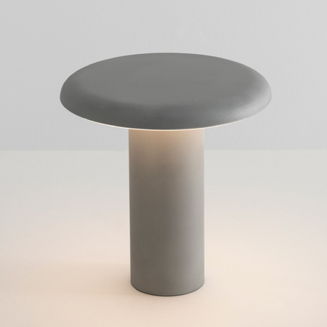 Flat-Top Portable Table Lamp | Artemide Takku | Italianfurniture.com