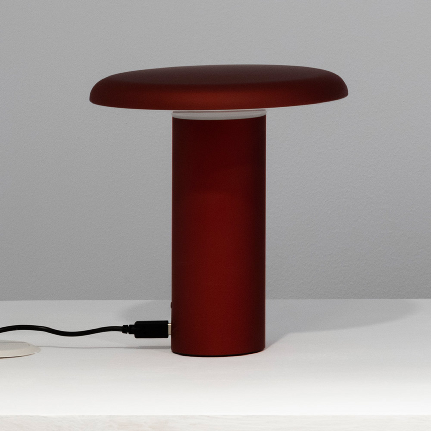 Flat-Top Portable Table Lamp | Artemide Takku | Italianfurniture.com