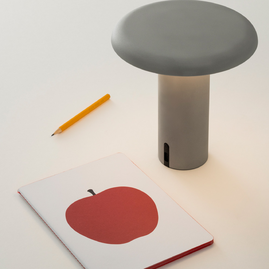 Flat-Top Portable Table Lamp | Artemide Takku | Italianfurniture.com