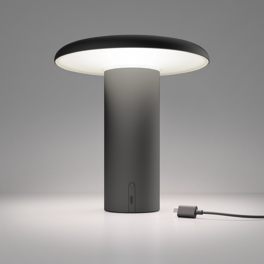 Flat-Top Portable Table Lamp | Artemide Takku | Italianfurniture.com