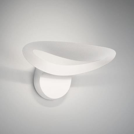 Curved Modern Wall Lamp | Artemide Mesmeri | Italianfurniture.com