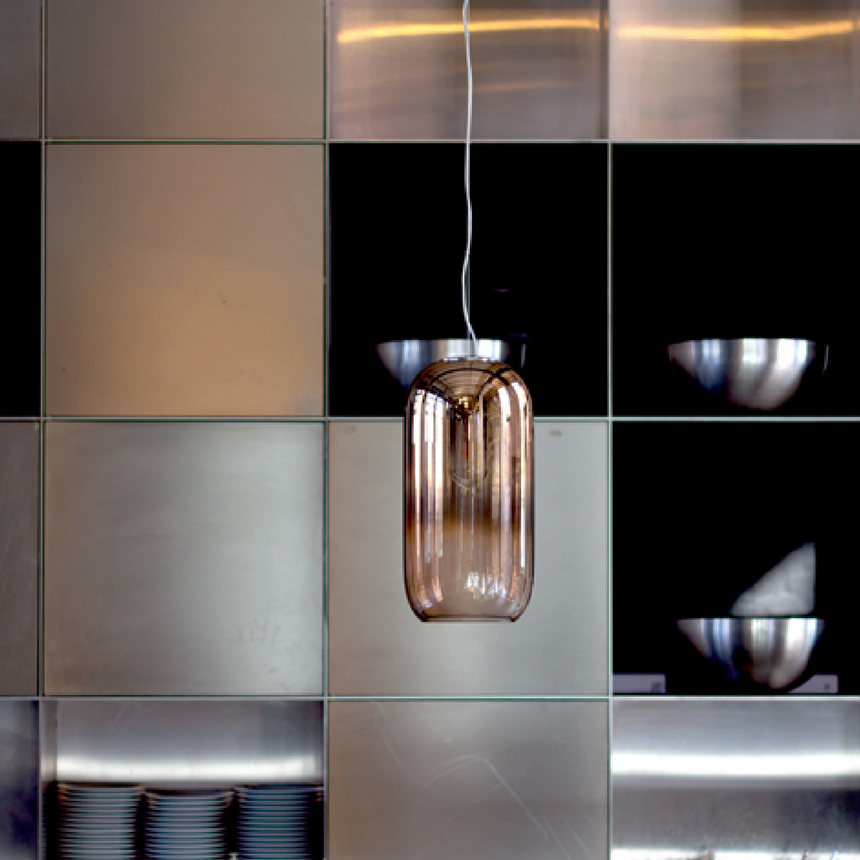 Pill-Shaped Glass Pendant Lamp | Artemide Gople | Italianfurniture.com