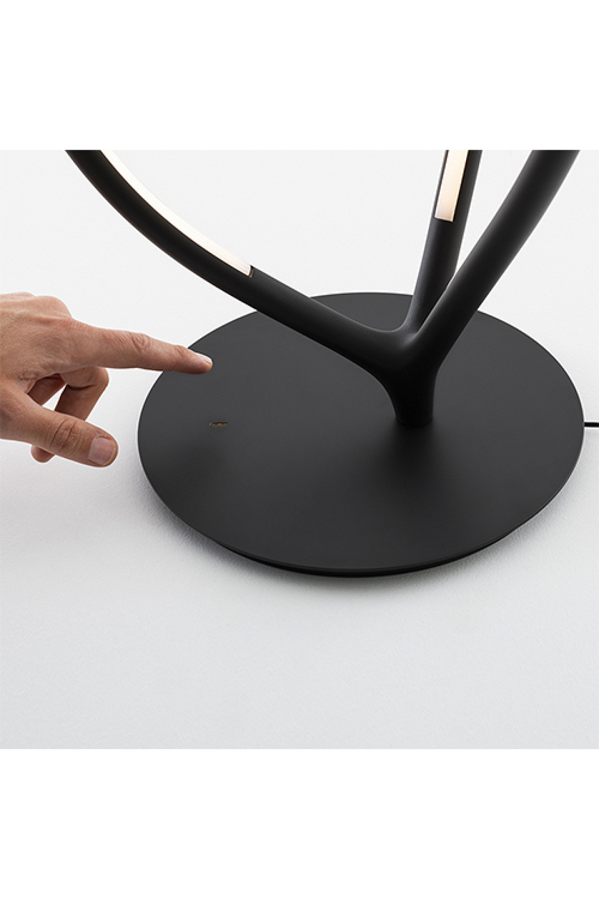 Aluminum Table Lamp | Artemide Arrival | Italianfurniture.com