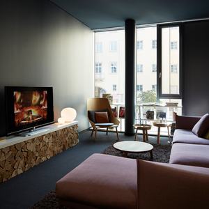 Double-Layered Glass Table Lamp | Artemide Meteorite | Italianfurniture.com