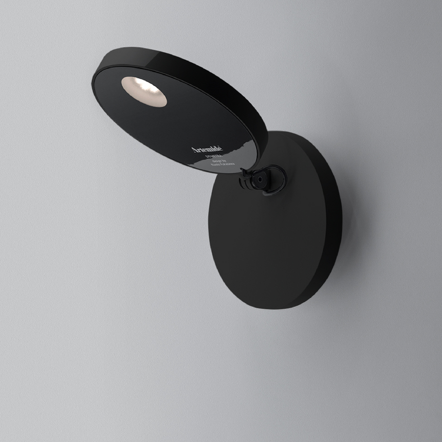 Adjustable Spot Wall Lamp | Artemide Demetra | Italianfurniture.com