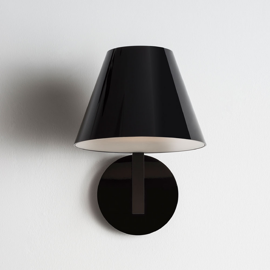 Tilted Stem Wall Lamp | Artemide La Petite | Italianfurniture.com