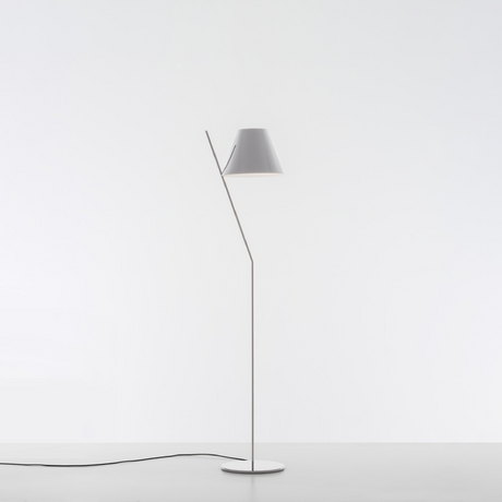 Tilted Stem Floor Lamp | Artemide La Petite | Italianfurniture.com
