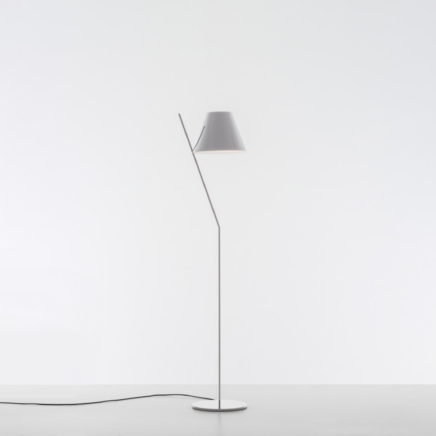Tilted Stem Floor Lamp | Artemide La Petite | Italianfurniture.com