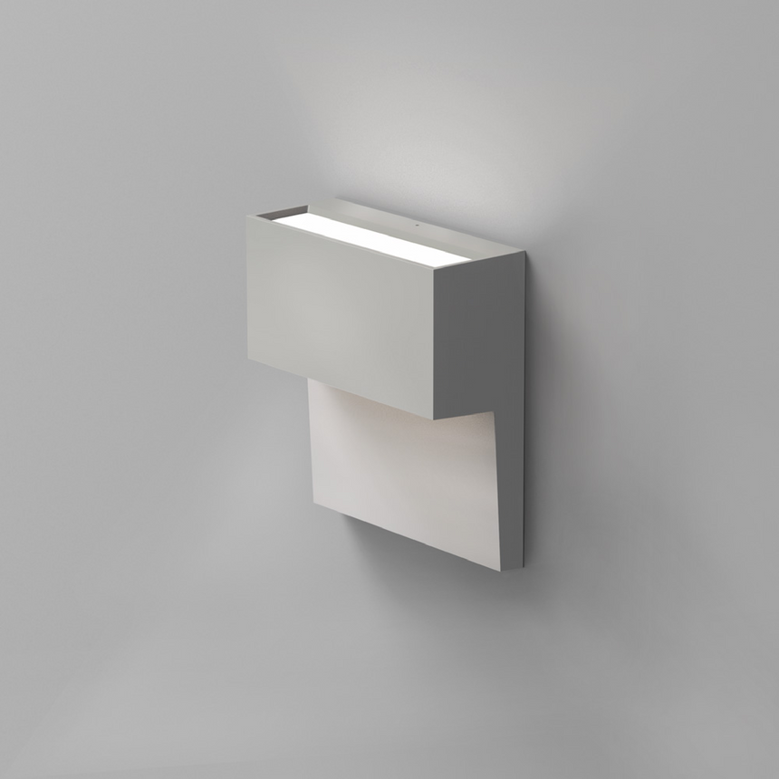 Cast Aluminum Wall Lamp | Artemide Piano | Italianfurniture.com