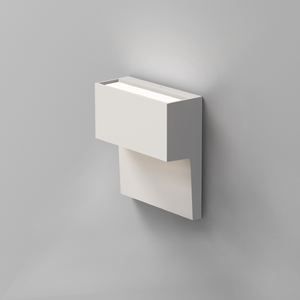 Cast Aluminum Wall Lamp | Artemide Piano | Italianfurniture.com