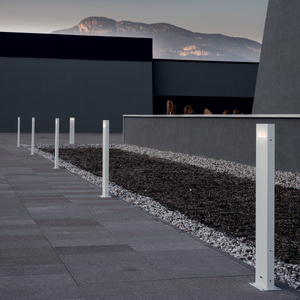 White Aluminum Outdoor Floor Lamp | Artemide Nuda | Italianfurniture.com