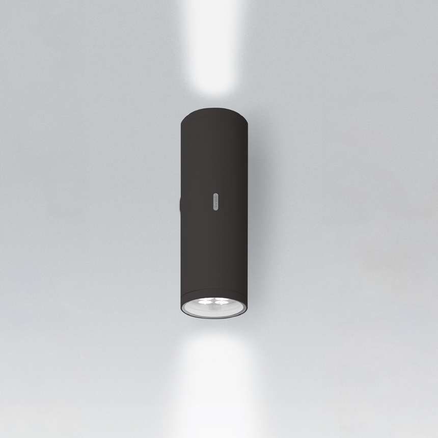Aluminum Outdoor Wall Lamp L | Artemide Calumet | Italianfurniture.com