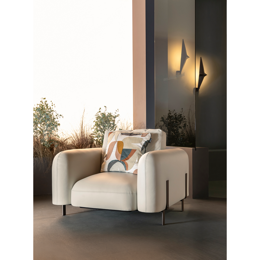 Upholstered Chunky Lounge Armchair | Bizzotto Italia Amulet | Italianfurniture.com