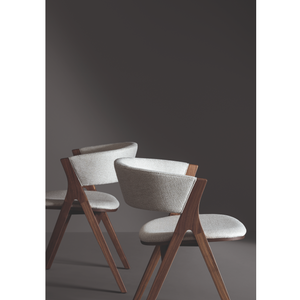 V-Leg Curved Dining Chair | Bonaldo Remo | Italianfurniture.com