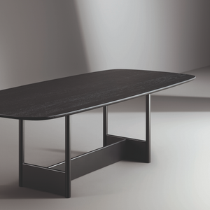 Glossy Ceramic Dining Table | Bonaldo Canvas | Italianfurniture.com