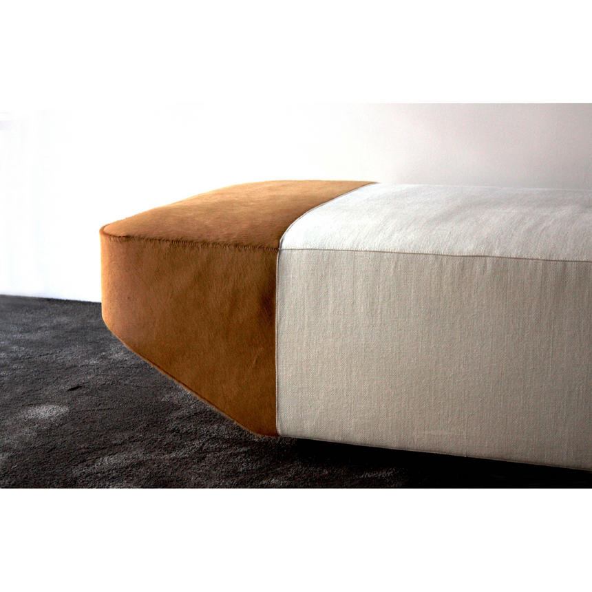 Rock Fabric Upholstered Daybed | Casa Casati Coupe | Italianfurniture.com