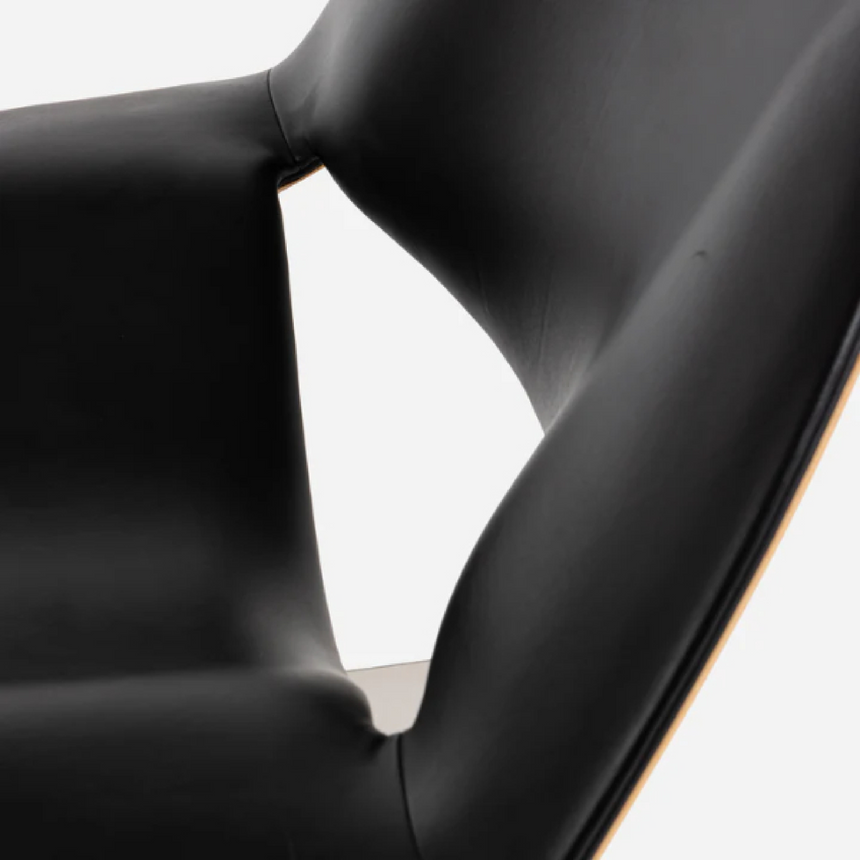 Leather Cut-Out Pedestal Armchair | Dema Lips | Italianfurniture.com