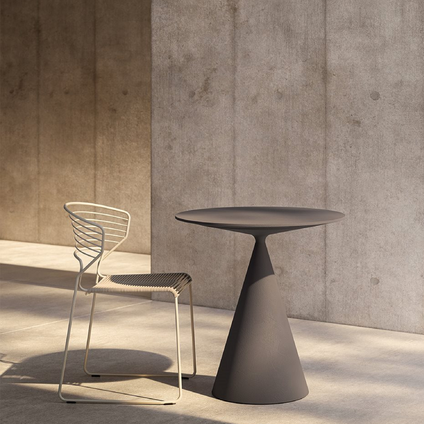 Conical Base Wood Dining Table | Desalto Clay | Italianfurniture.com