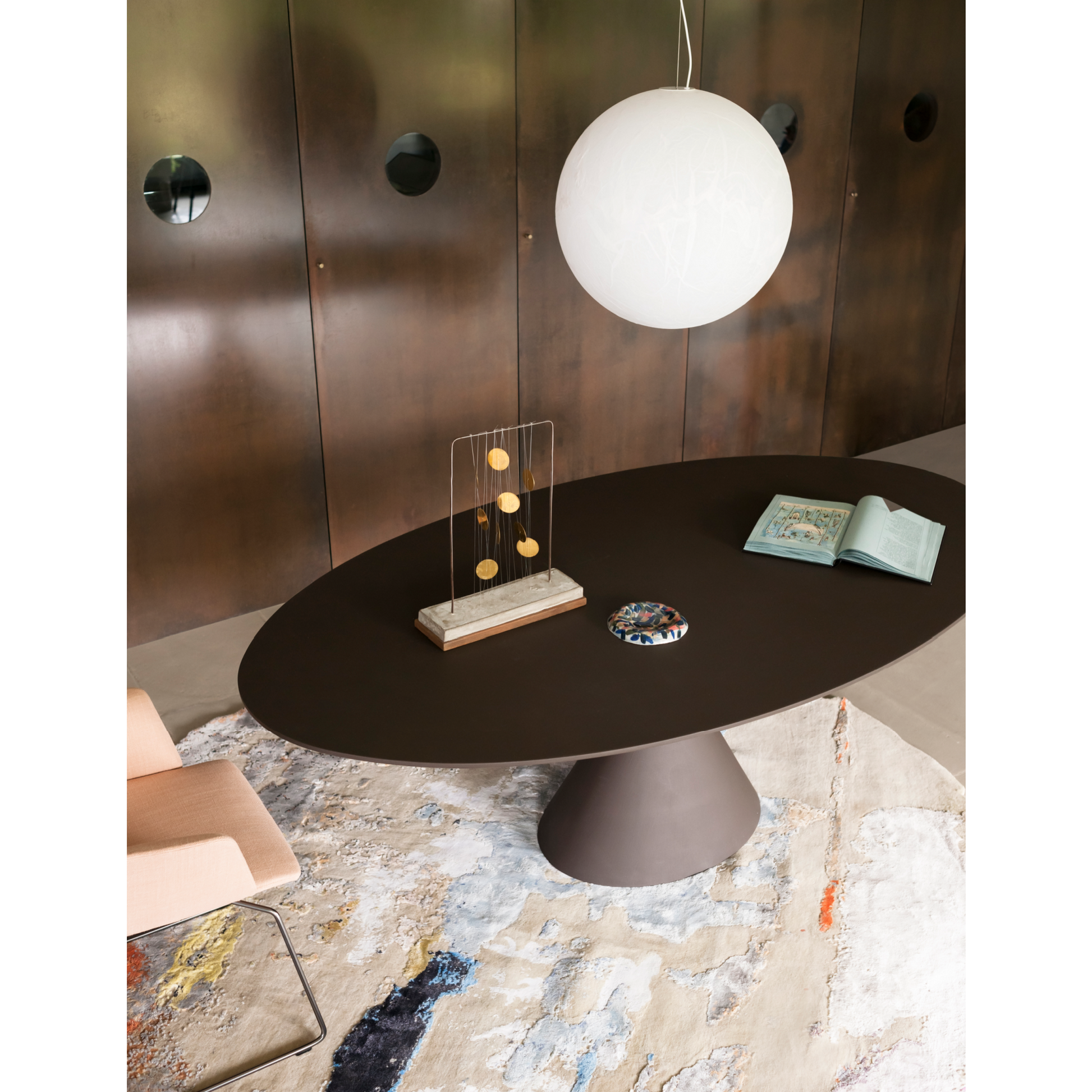 Conical Base Concrete Dining Table | Desalto Clay | Italianfurniture.com