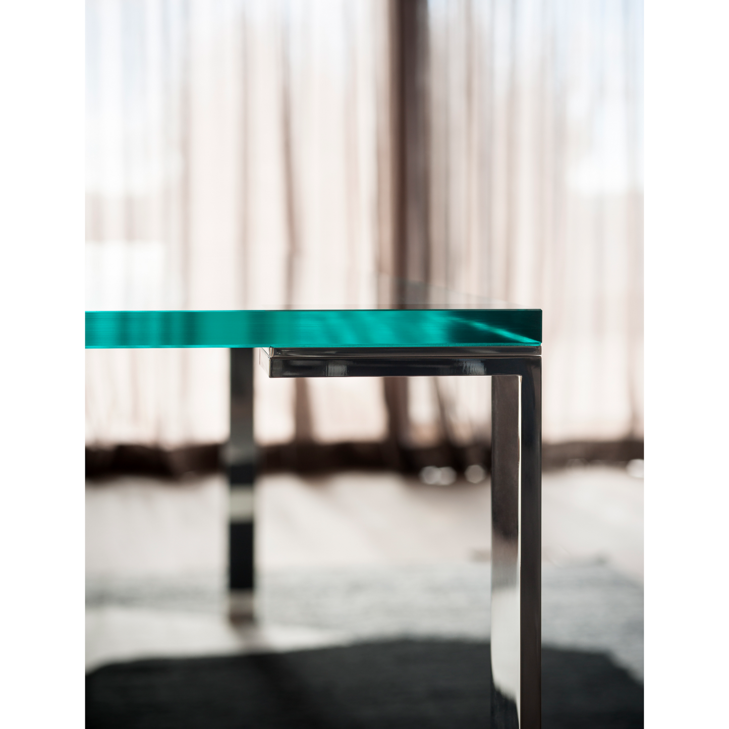 Contemporary Glass Top Low Table | Desalto Liko Glass | Italianfurniture.com