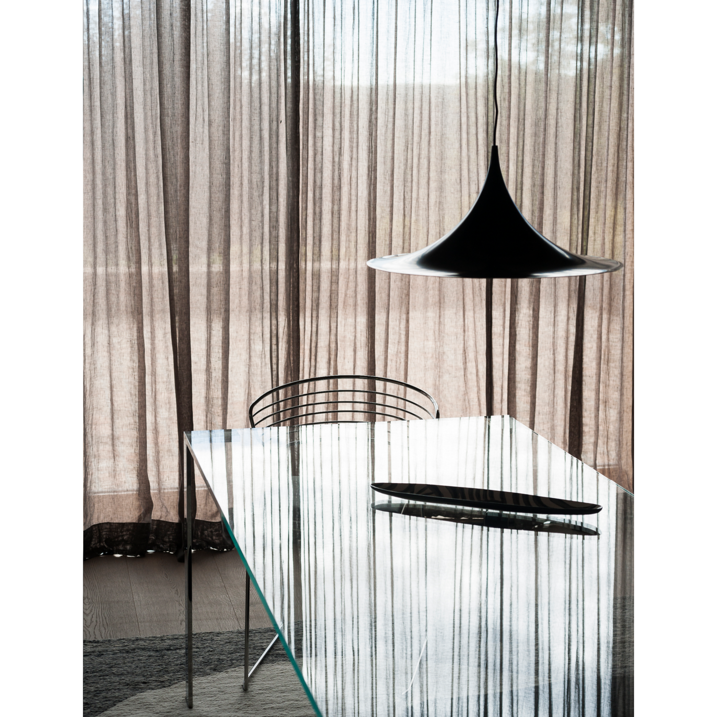 Contemporary Glass Top Low Table | Desalto Liko Glass | Italianfurniture.com