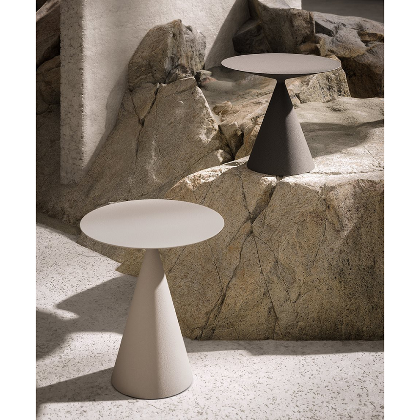 Sleek Round Side Table | Desalto Micro Clay | Italianfurniture.com