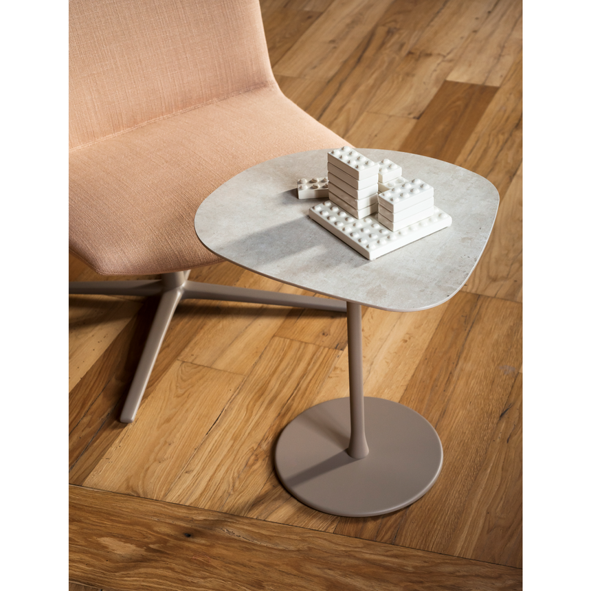 Ceramic Top Pedestal Side Table | Desalto Mixit | Italianfurniture.com