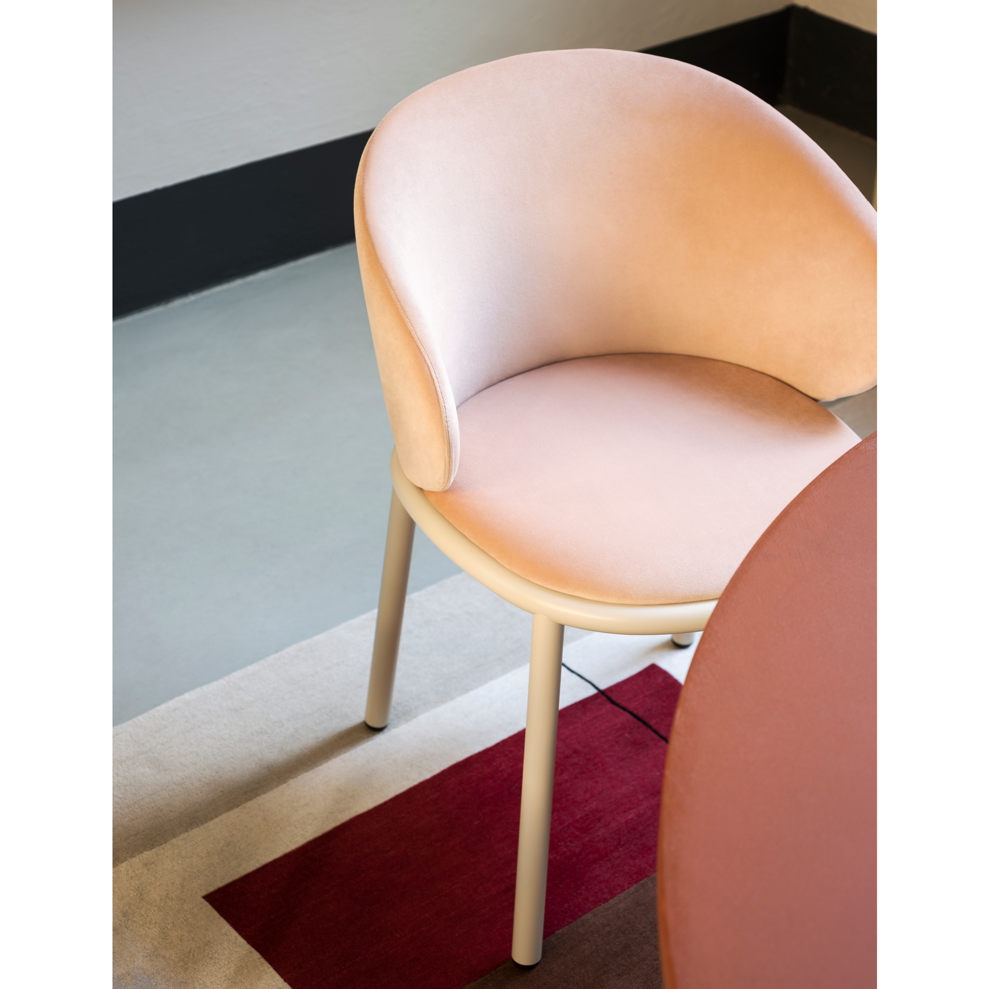 Contemporary Upholstered Chair | Desalto Mun | Italianfurniture.com