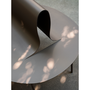 Bent-Back Metal Outdoor Bench | Desalto Softer than | Italianfurniture.com