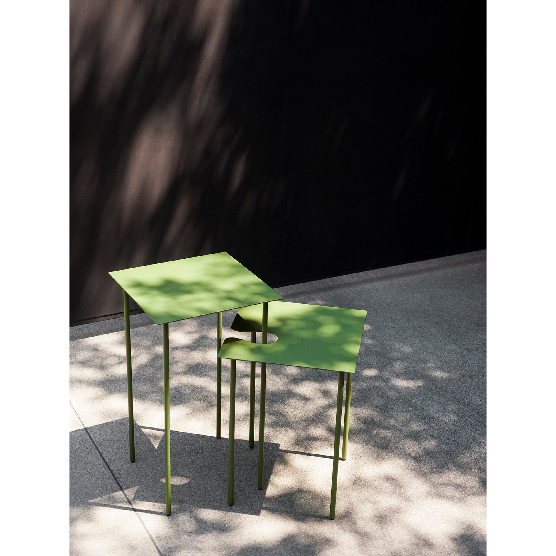 Cut-Out Metal Side Table | Desalto Softer than Steel | Italianfurniture.com