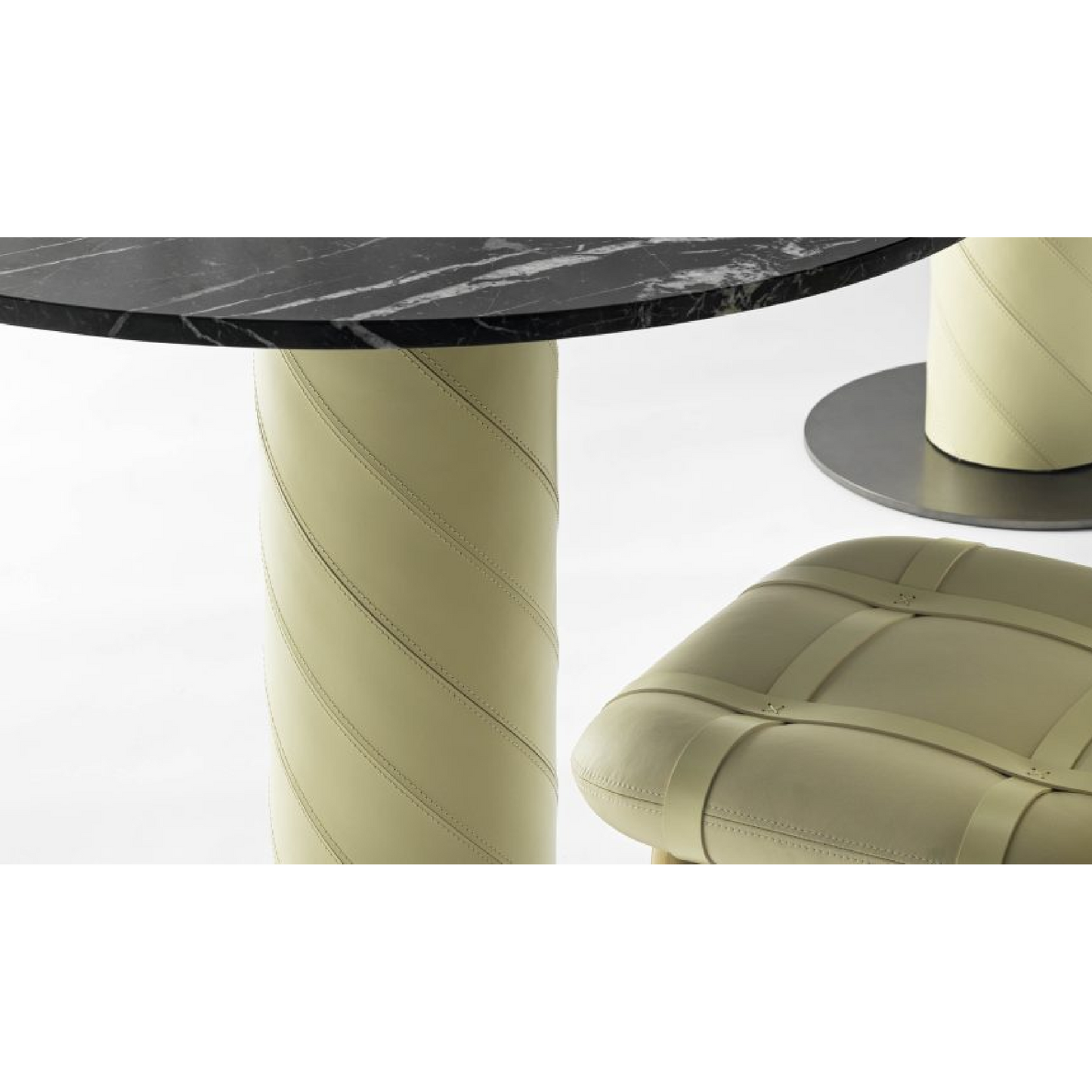 Oval Glass Dining Table | Fasem Rolling 2B | Italianfurniture.com