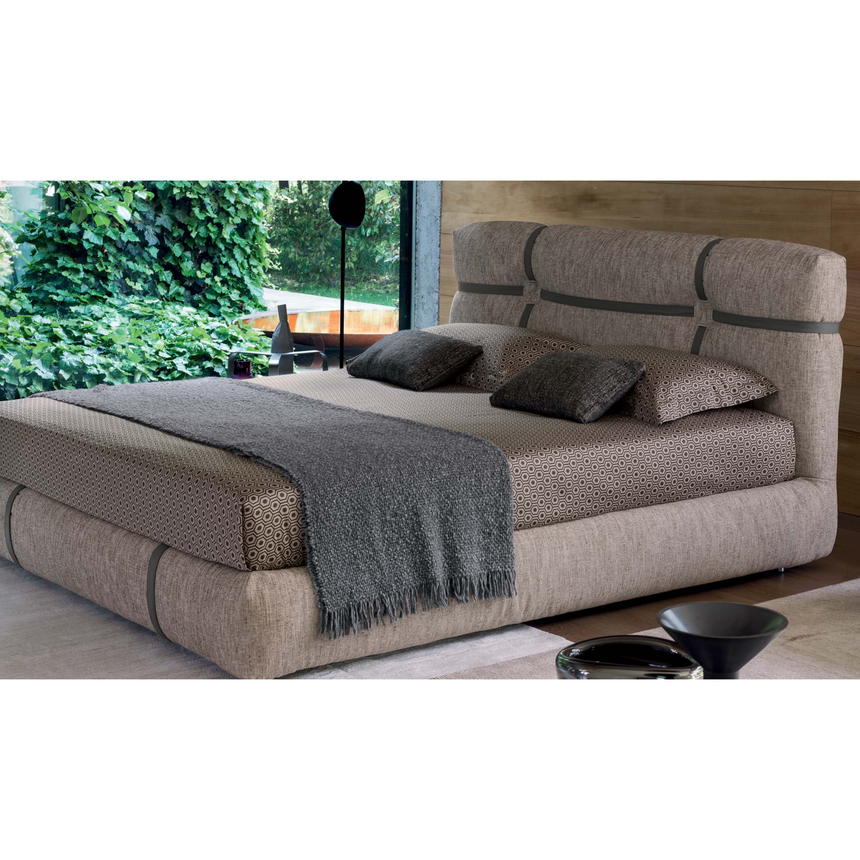 Leather Strapped Bed | Flou New Bond | Italianfurniture.com